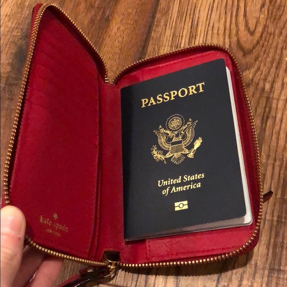 Kate Spade travel wristlet - Picture 8 of 8